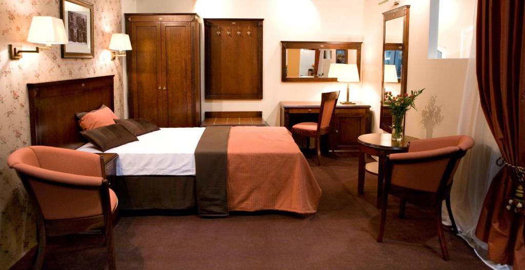 Hotel Kasyno ยาโรตซิน ห้อง รูปภาพ